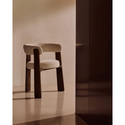 Silla Granite de 3 patas de chenilla beige y madera maciza fresno acabado nogal FSC 100%